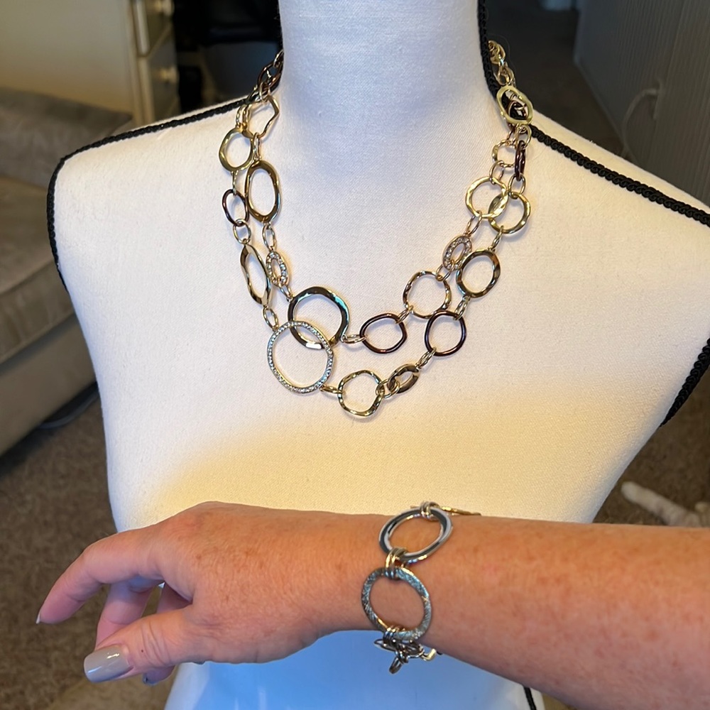 Necklace and bracelet set